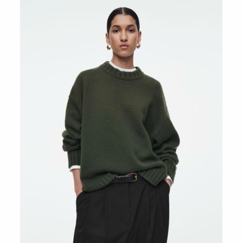 COS Chunky Pure Cashmere Crewneck Sweater